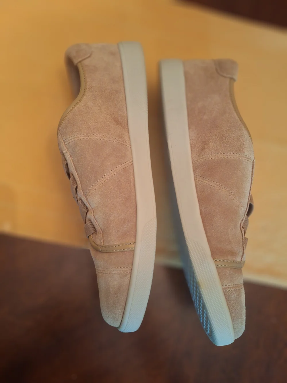Wide Width Vionic Sandy Suede Lace-Up Sneakers 9.5 Wide